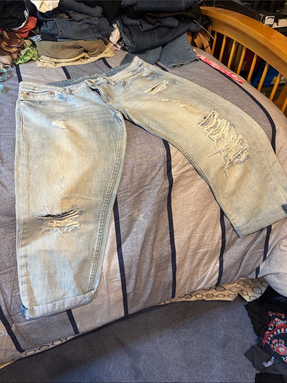 American Eagle Blue Ripped RelaxedJeans
